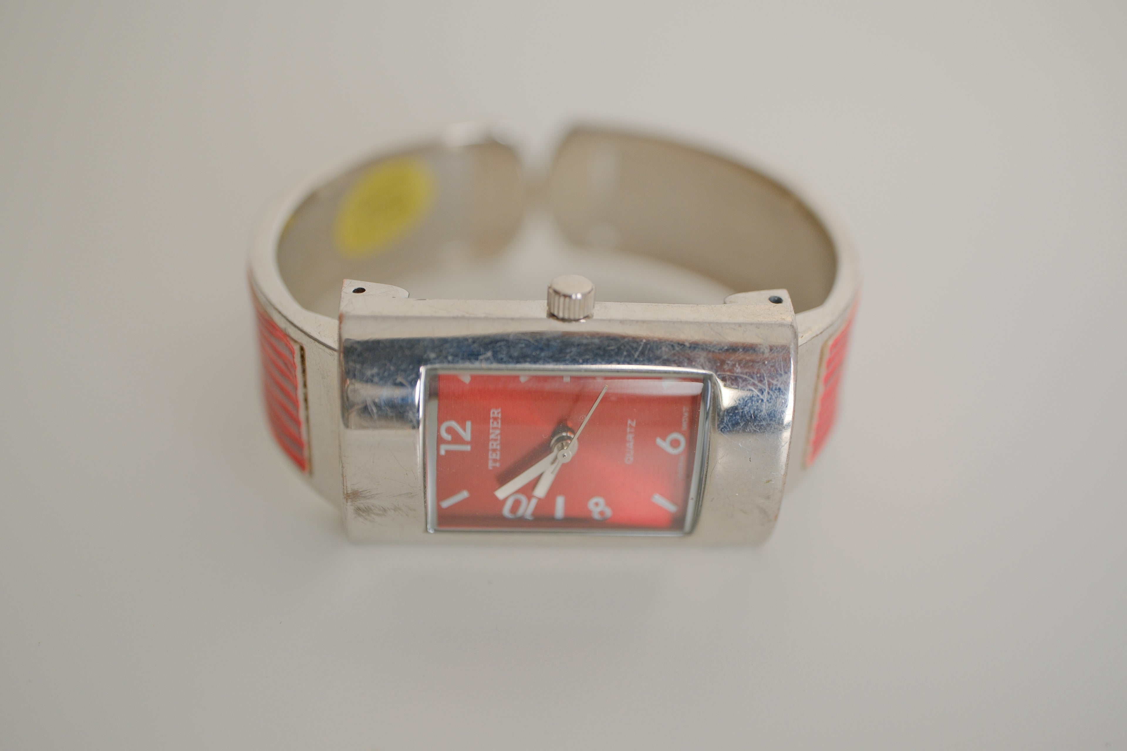 Terner quartz Red cuff watch&nbsp;