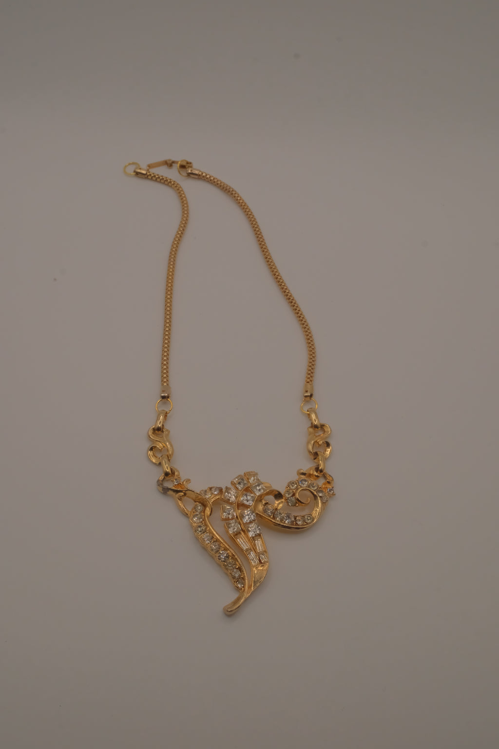 Vintage &nbsp;asymmetrical abstract pendant necklace