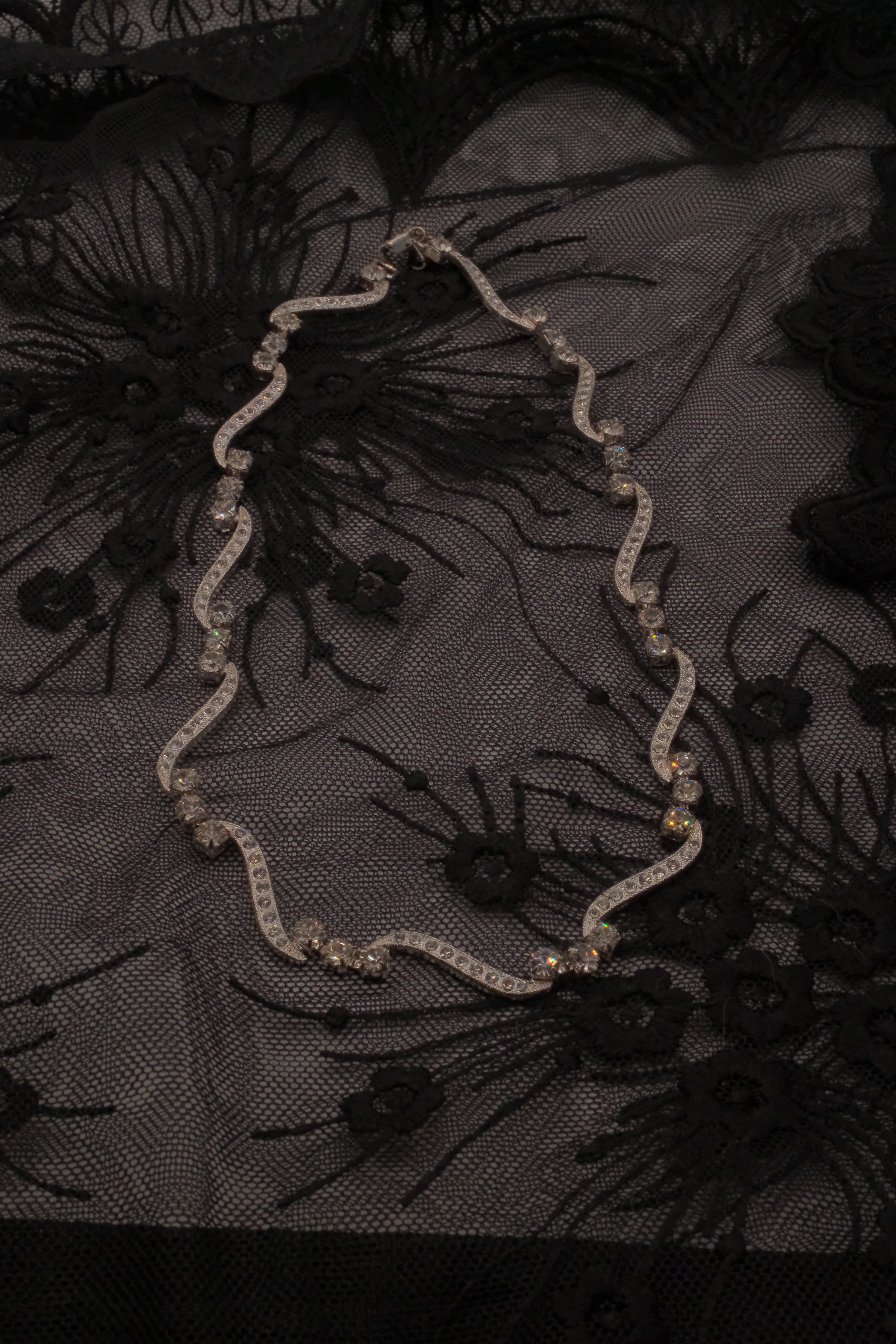 Vintage rhinestones Wave Necklace