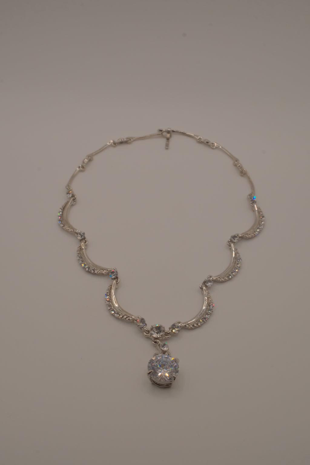 Vintage scalloped rhinestone choker necklace