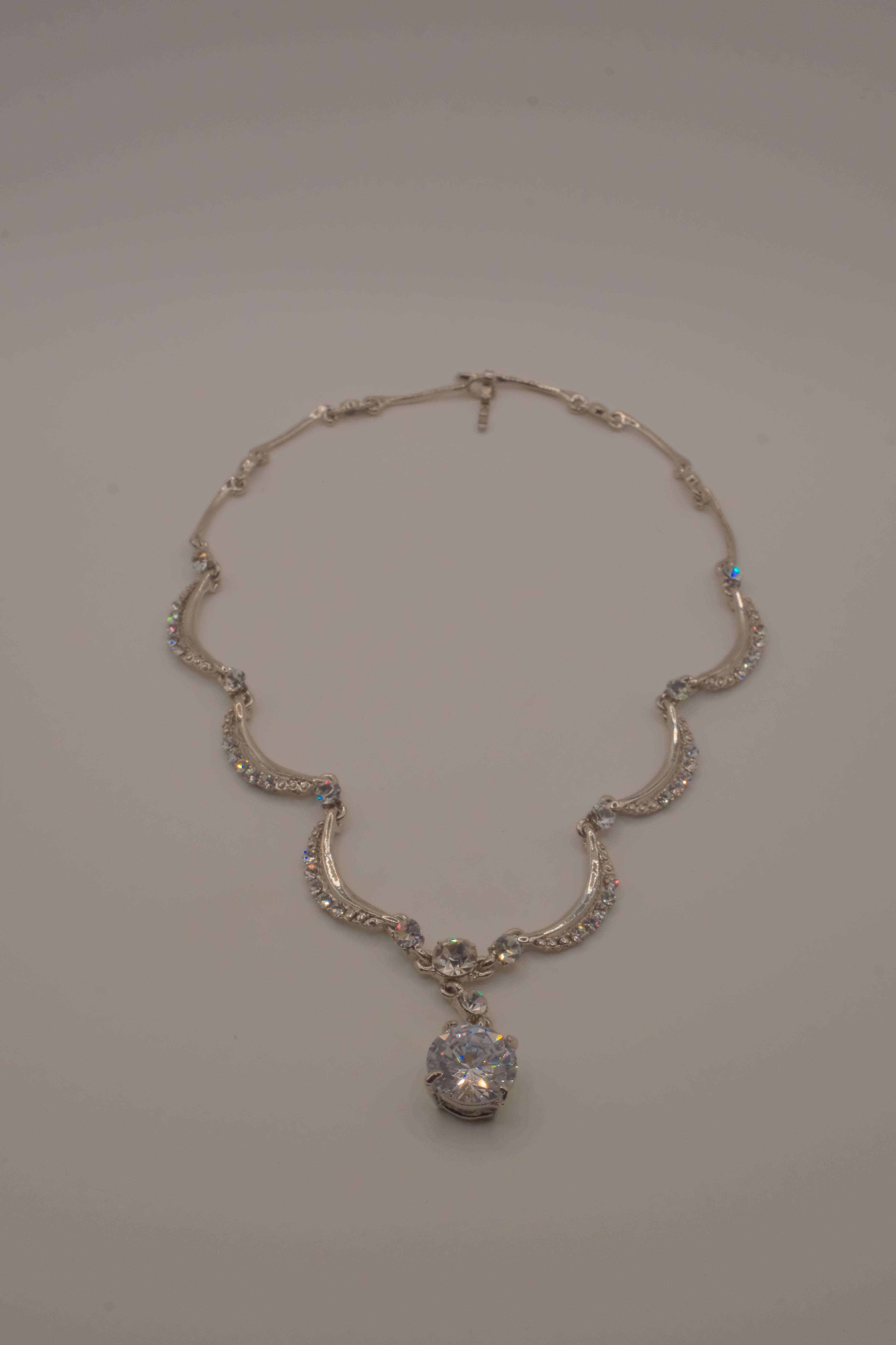 Vintage scalloped rhinestone choker necklace
