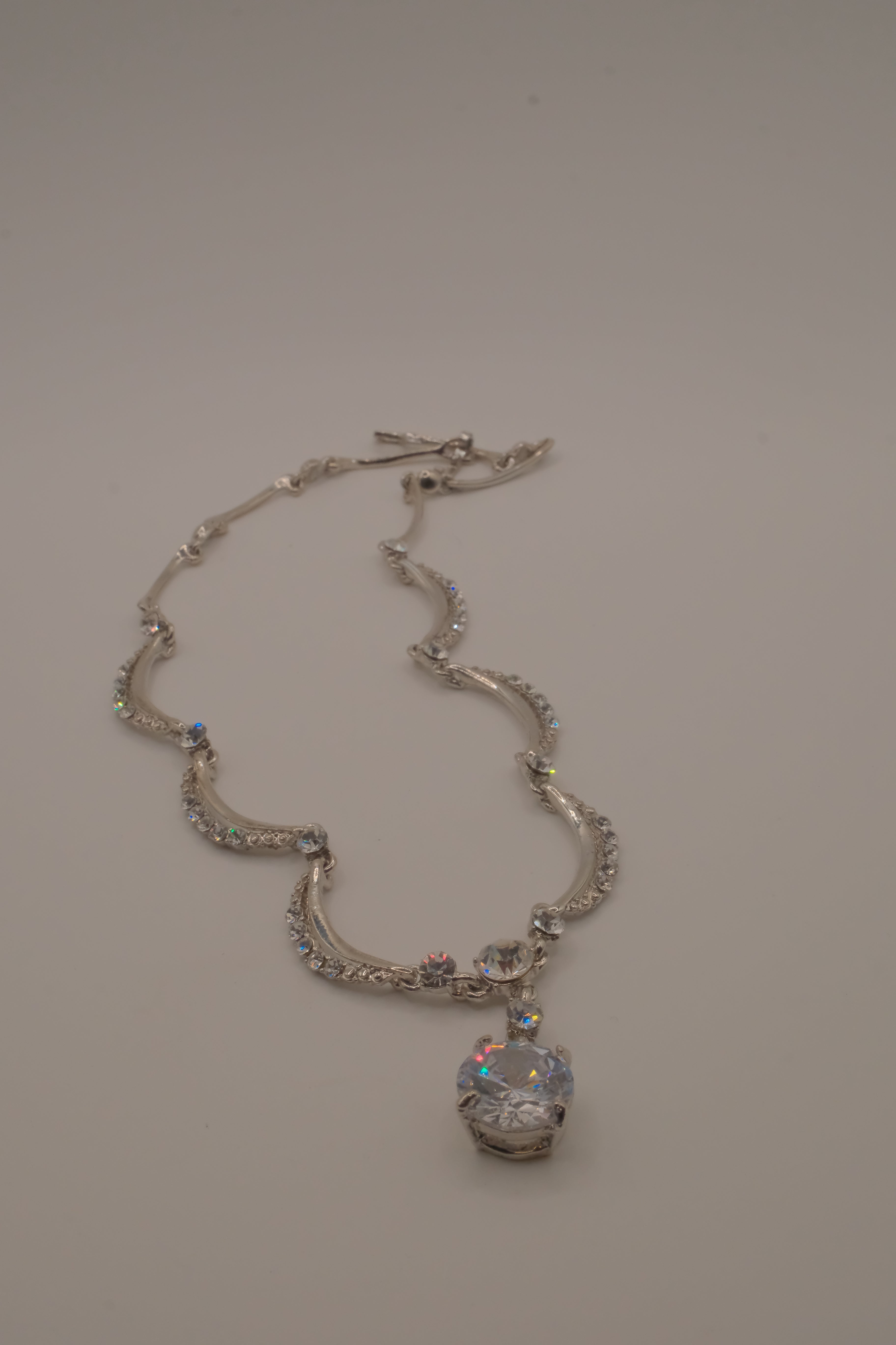 Vintage scalloped rhinestone choker necklace
