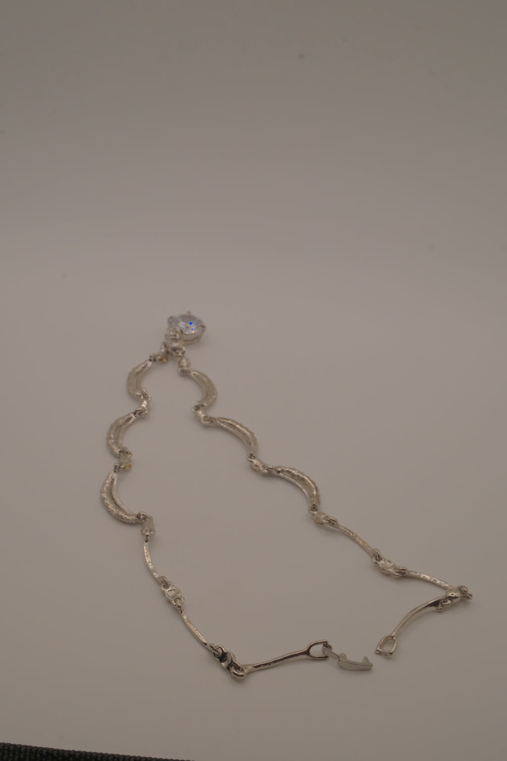 Vintage scalloped rhinestone choker necklace