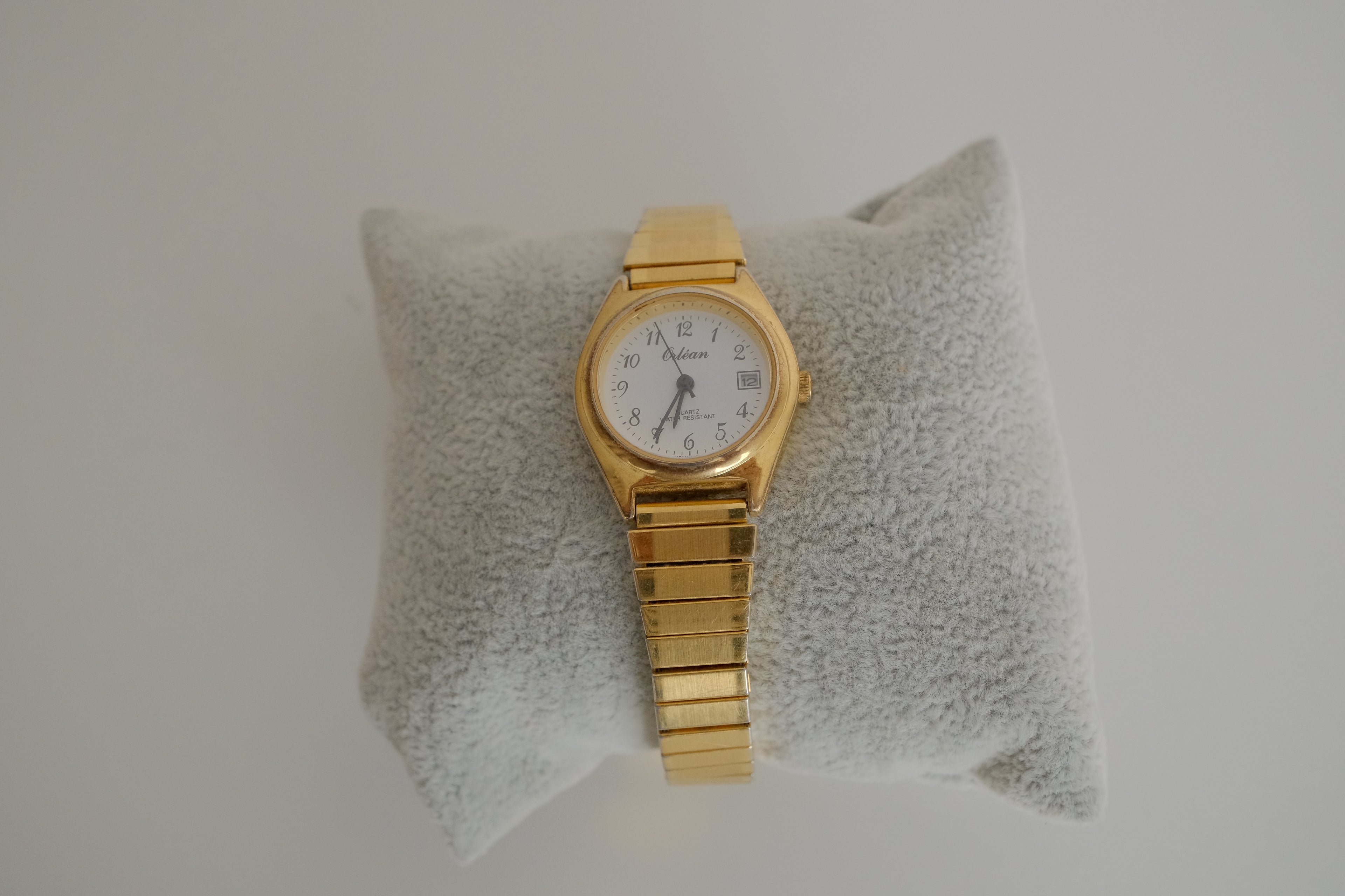 Orlean quartz watch with gold-tone finish