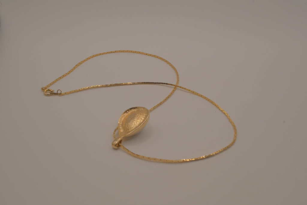Vintage tear-shaped faux &nbsp;pearl pendant