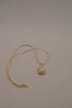 Vintage tear-shaped faux &nbsp;pearl pendant