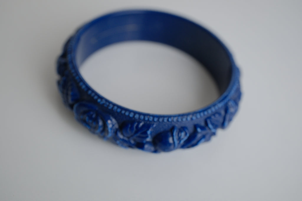 Vintage carved floral design bangle
