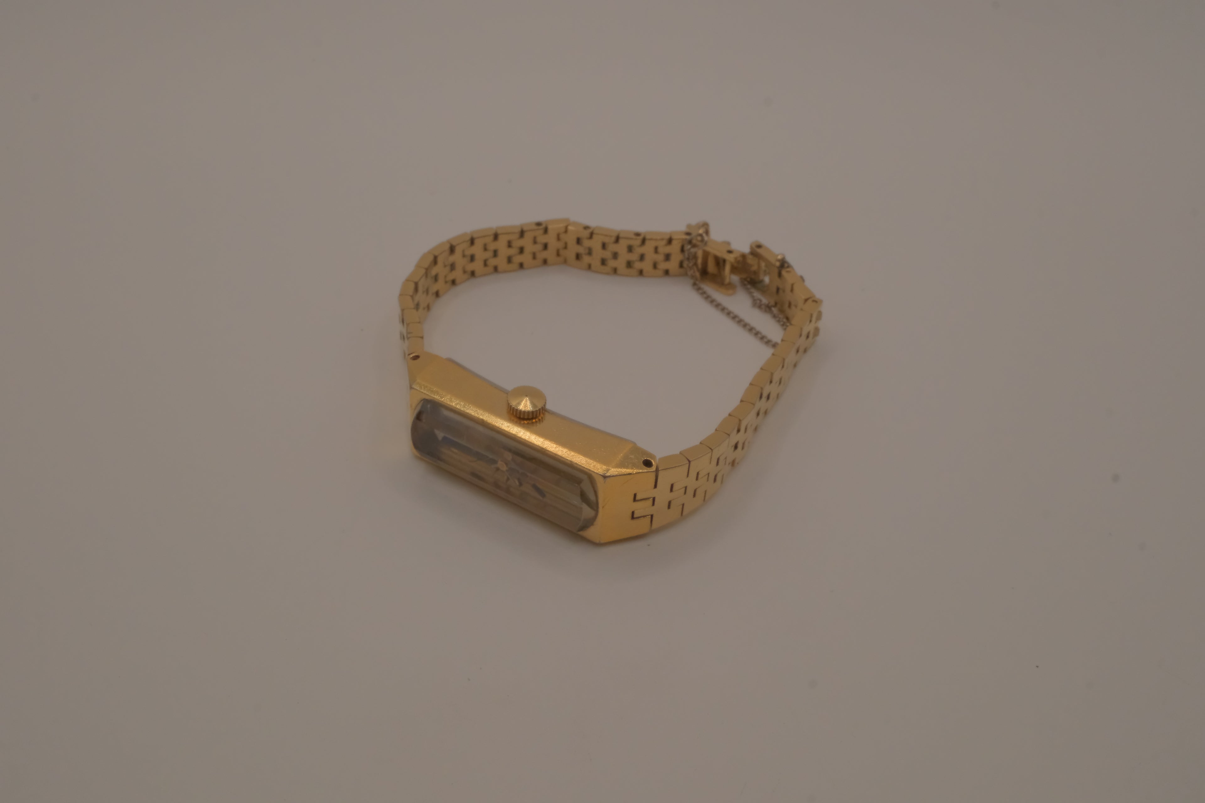 Vintage 1979 Gold-Plated Seiko Mechanical Watch with Faceted Glass