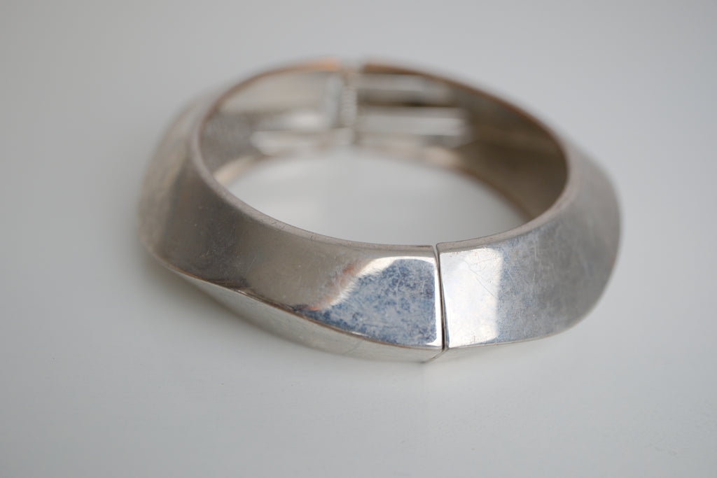 Vintage Silver toned Asymmetric hinged bangle