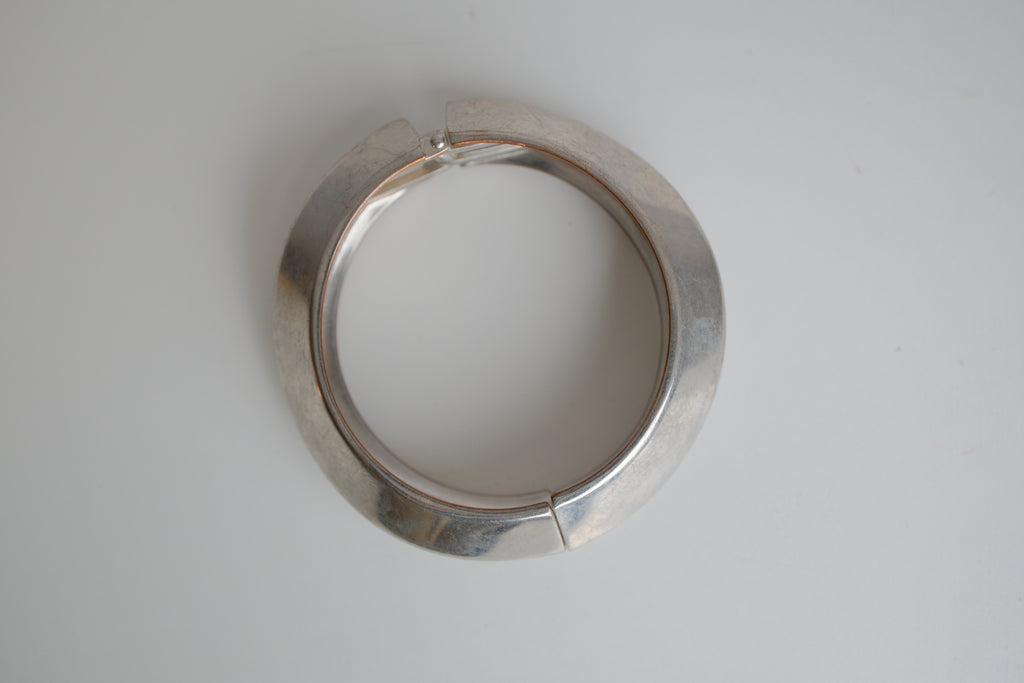 Vintage Silver toned Asymmetric hinged bangle