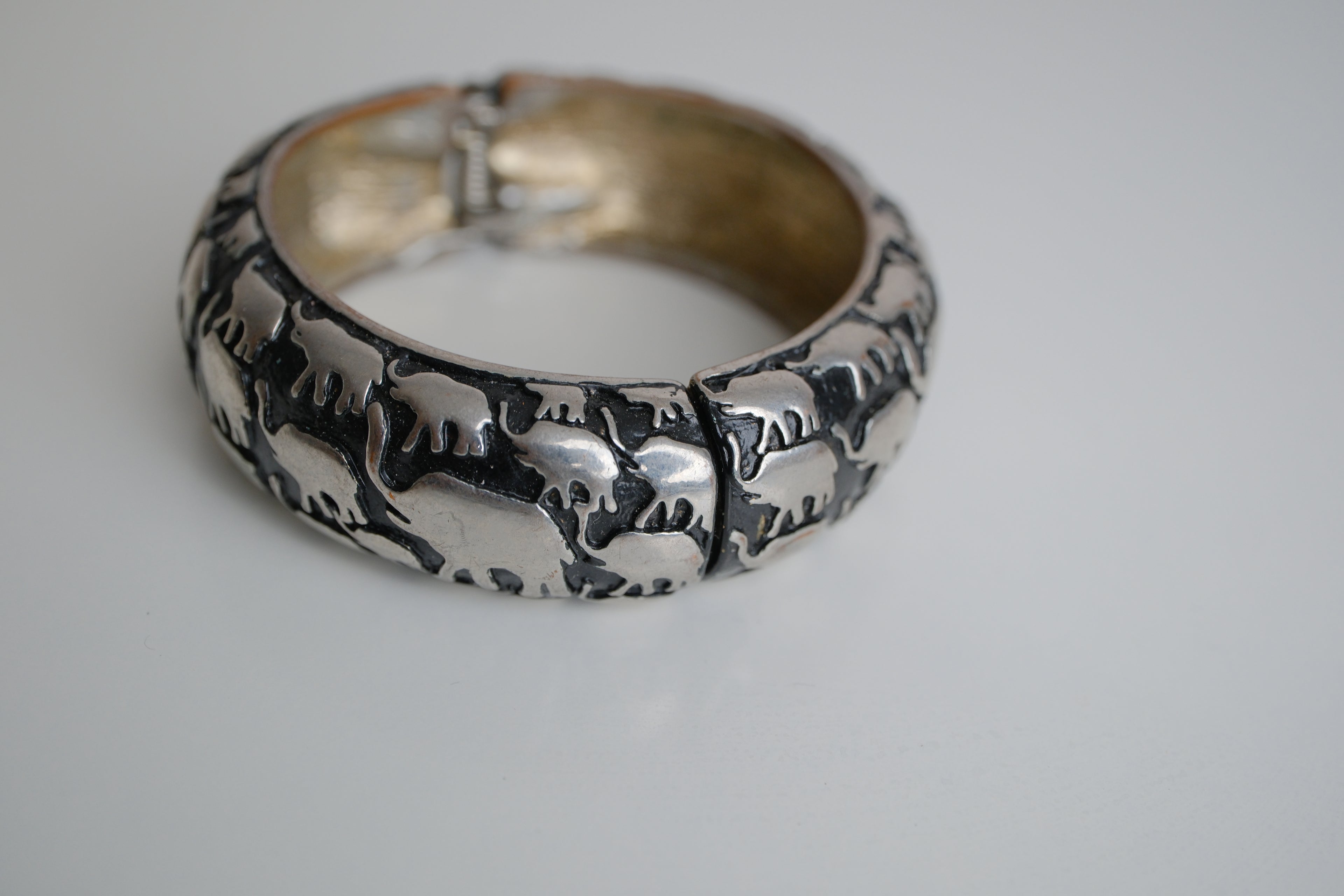 Sterling silver elephant cuff bracelet&nbsp;