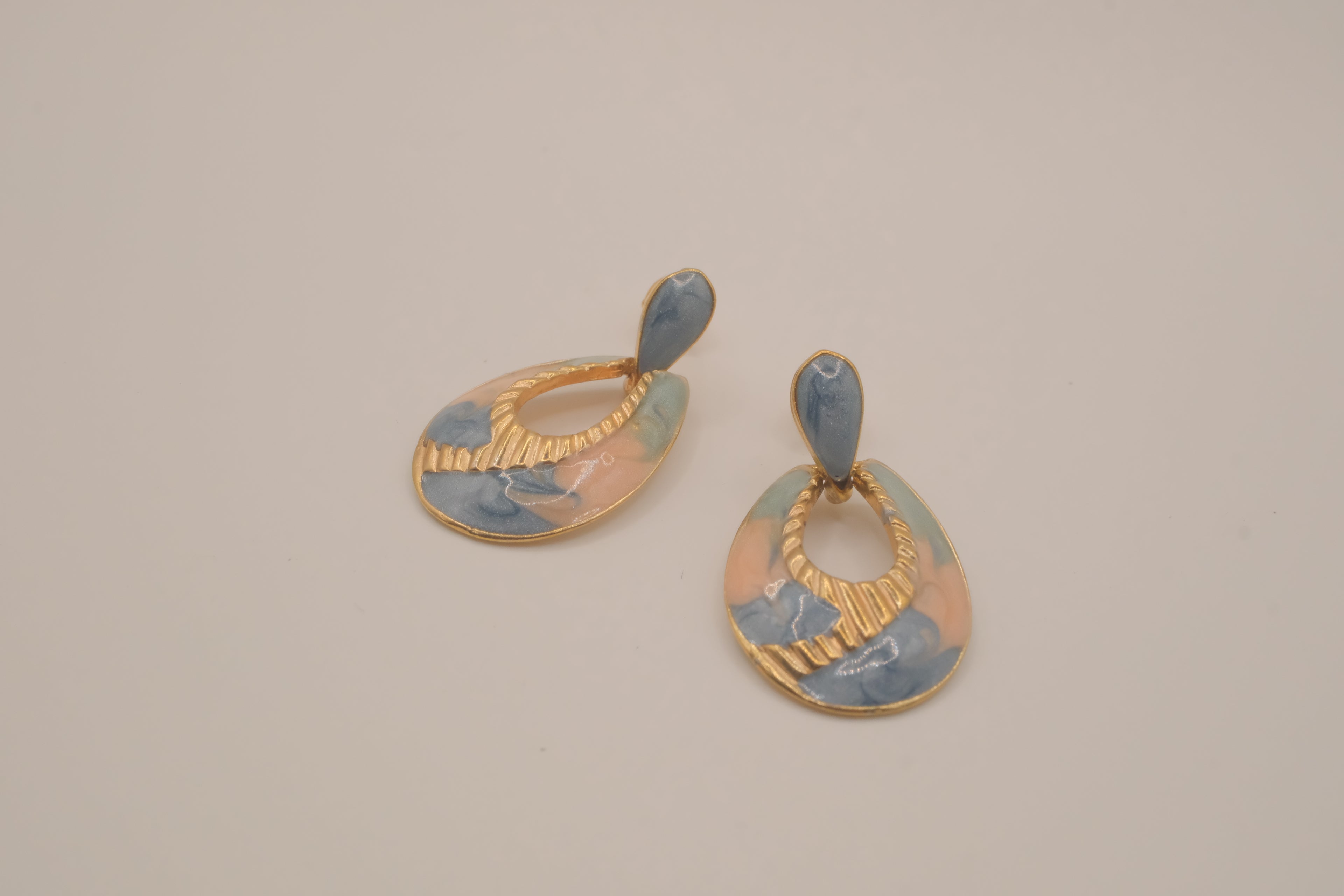 Vintage 1980s Pastel colored enamel drop earrings