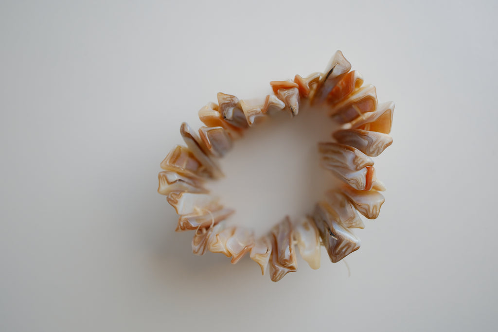 Vintage mother-of-pearl stretch bracelet