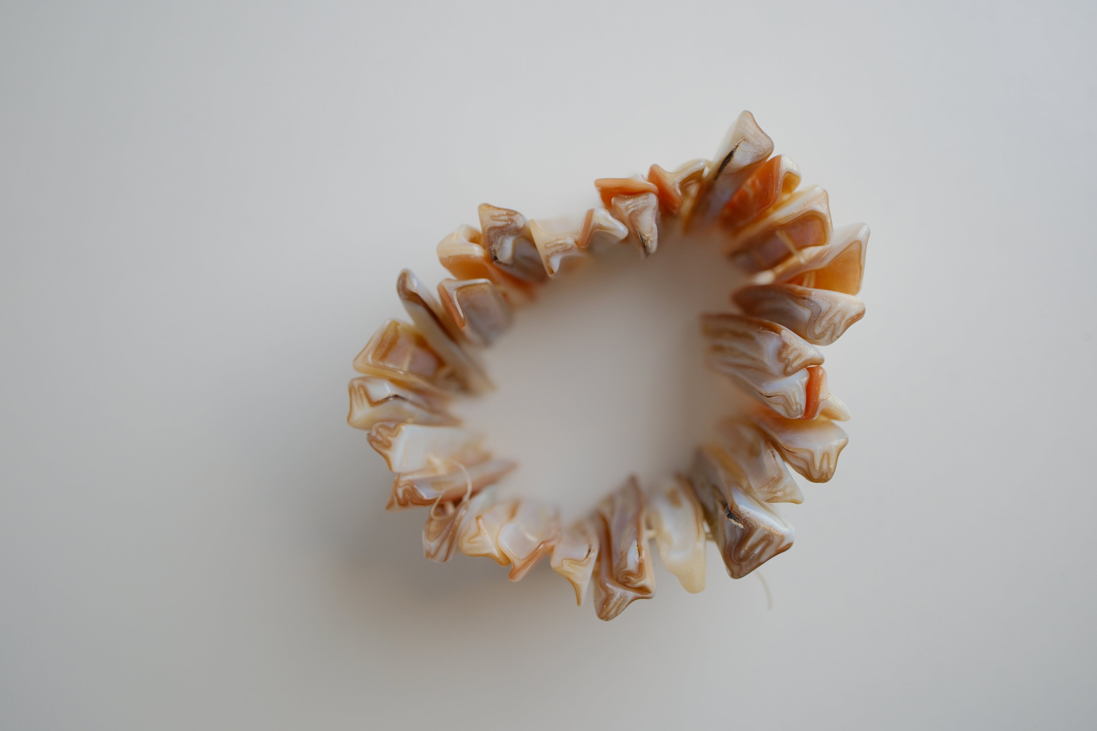 Vintage mother-of-pearl stretch bracelet