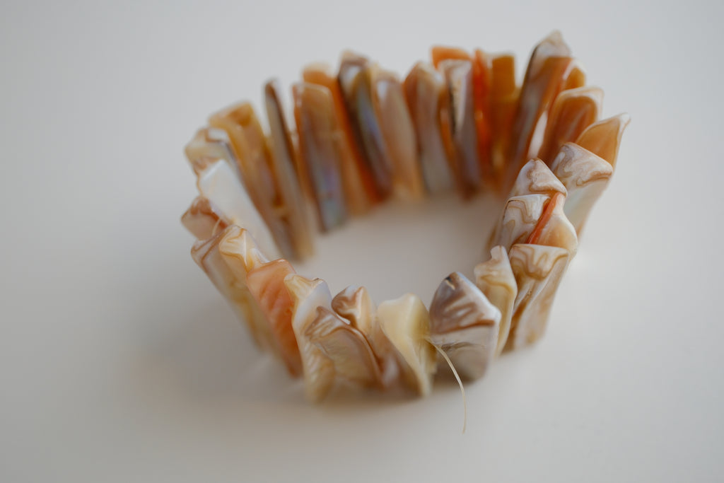 Vintage mother-of-pearl stretch bracelet