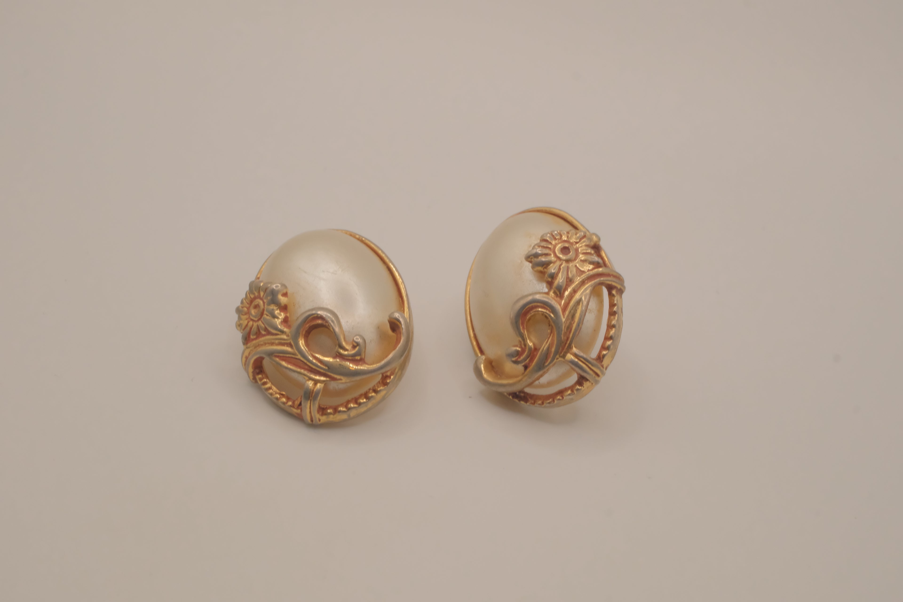 Vintage Lustrous Filigree faux Pearl Earrings
