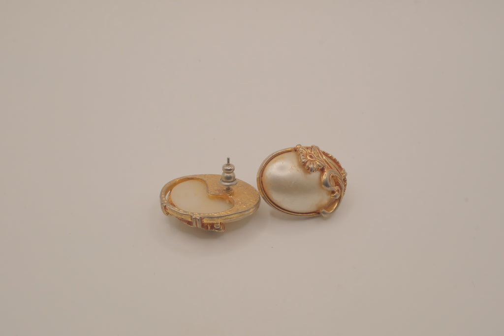 Vintage Lustrous Filigree faux Pearl Earrings
