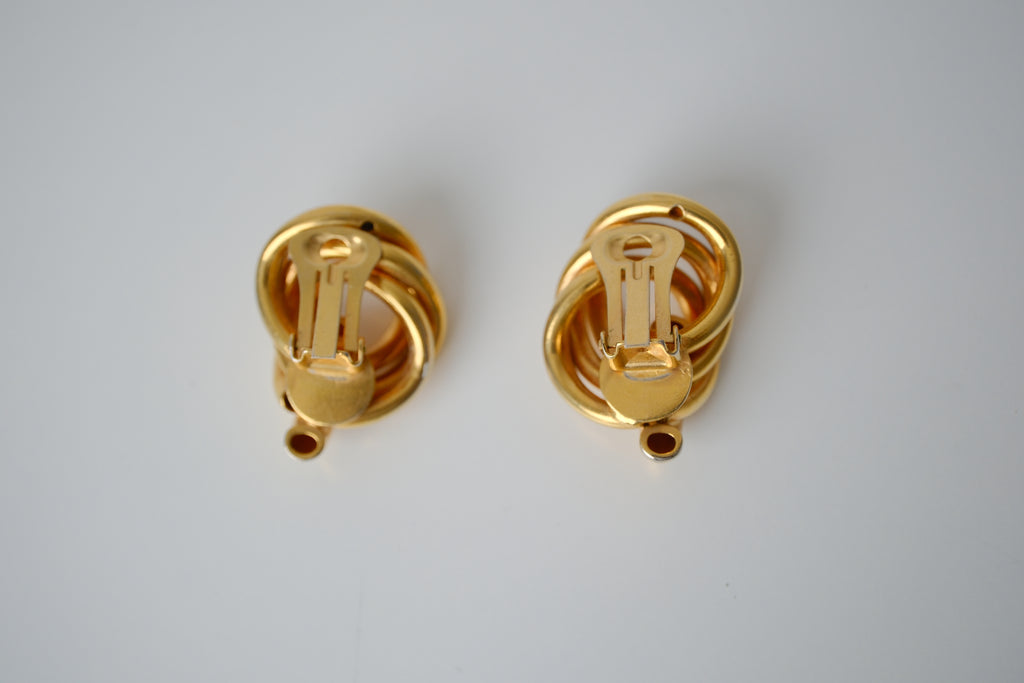 Vintage Gold Tone knot clip-on earrings
