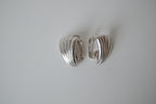 Vintage ribbed clip-on earrings