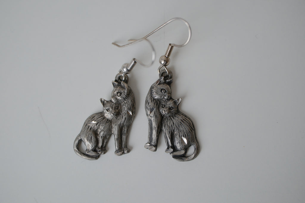 Vintage Cat & Kitten Pewter dangle earrings