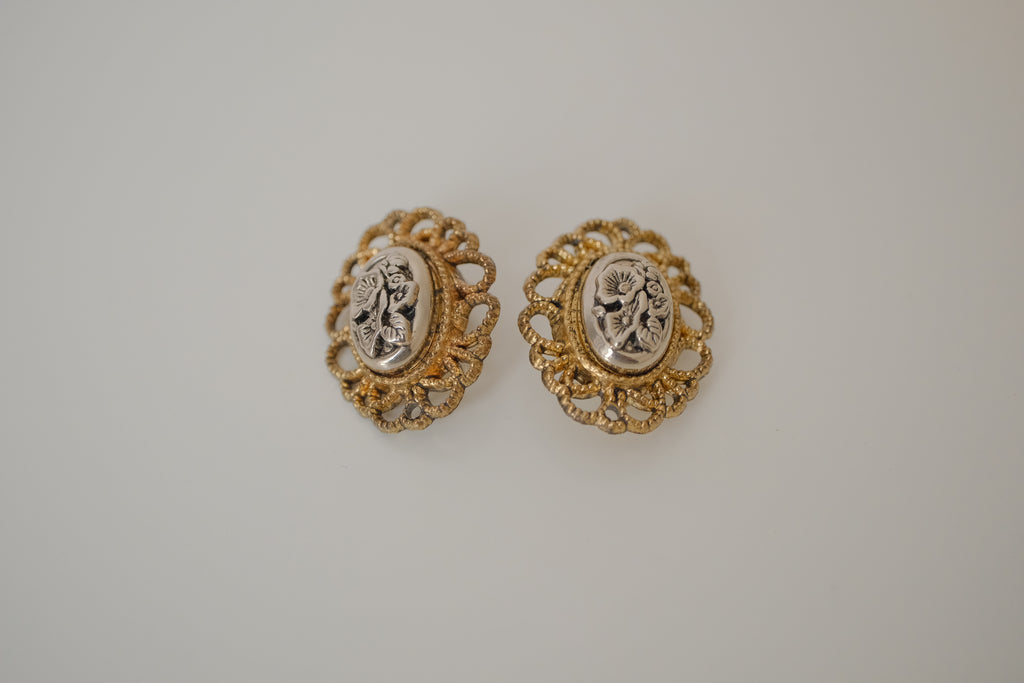 Vintage gold-tone filigree clip-on earrings