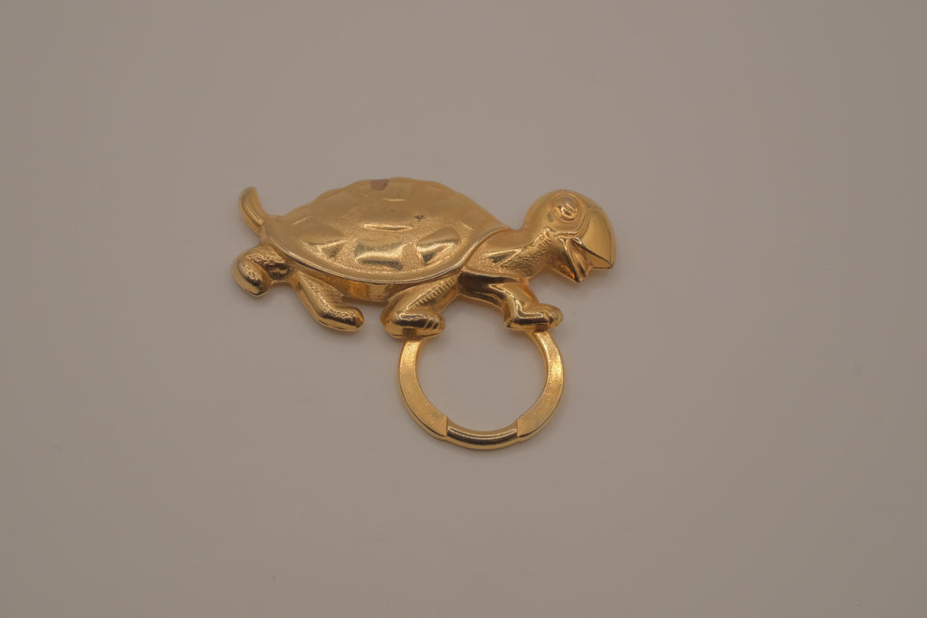 Vintage gold-toned turtle brooch