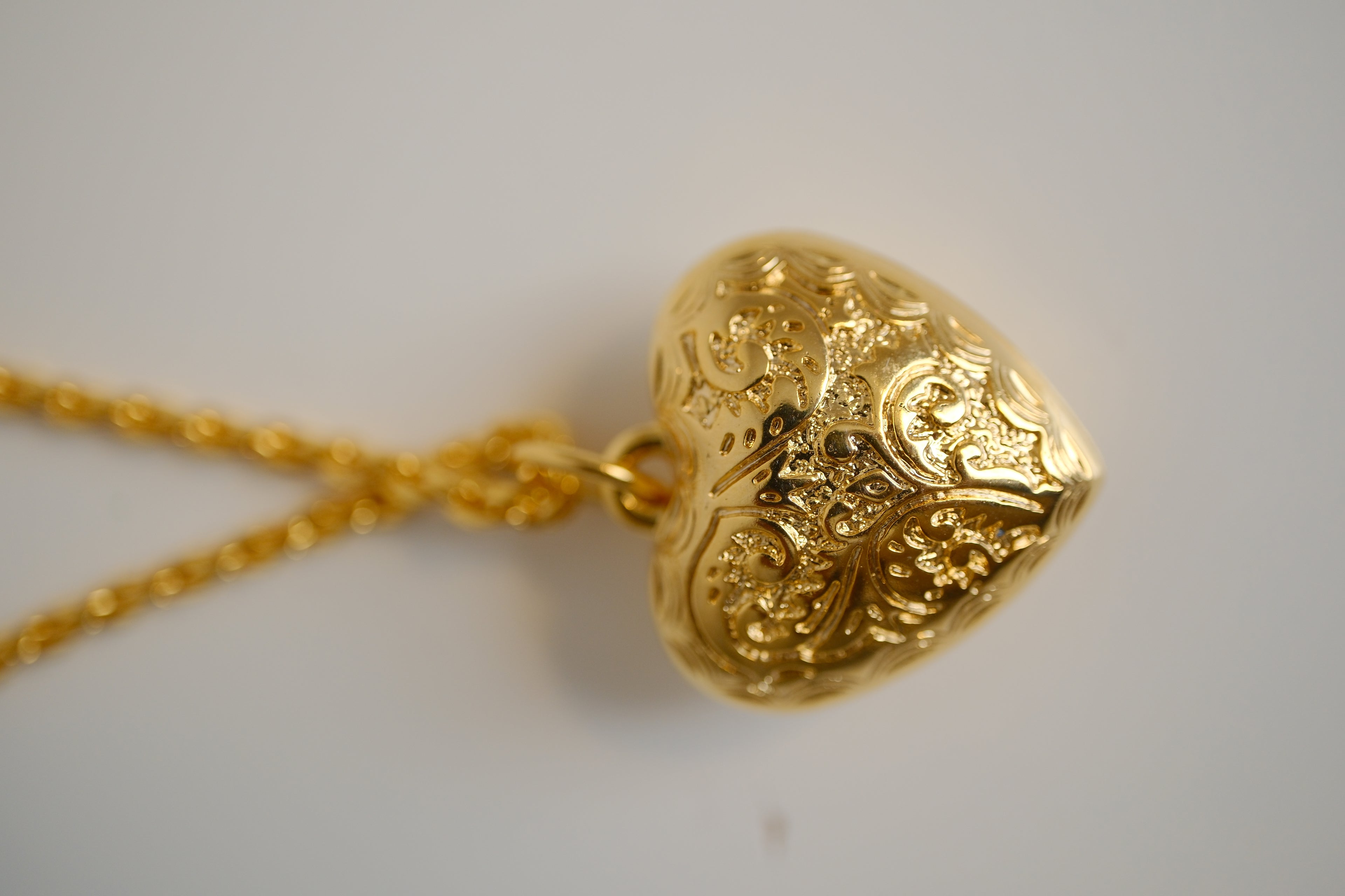 Vintage Gold Floral Heart Pendant Necklace