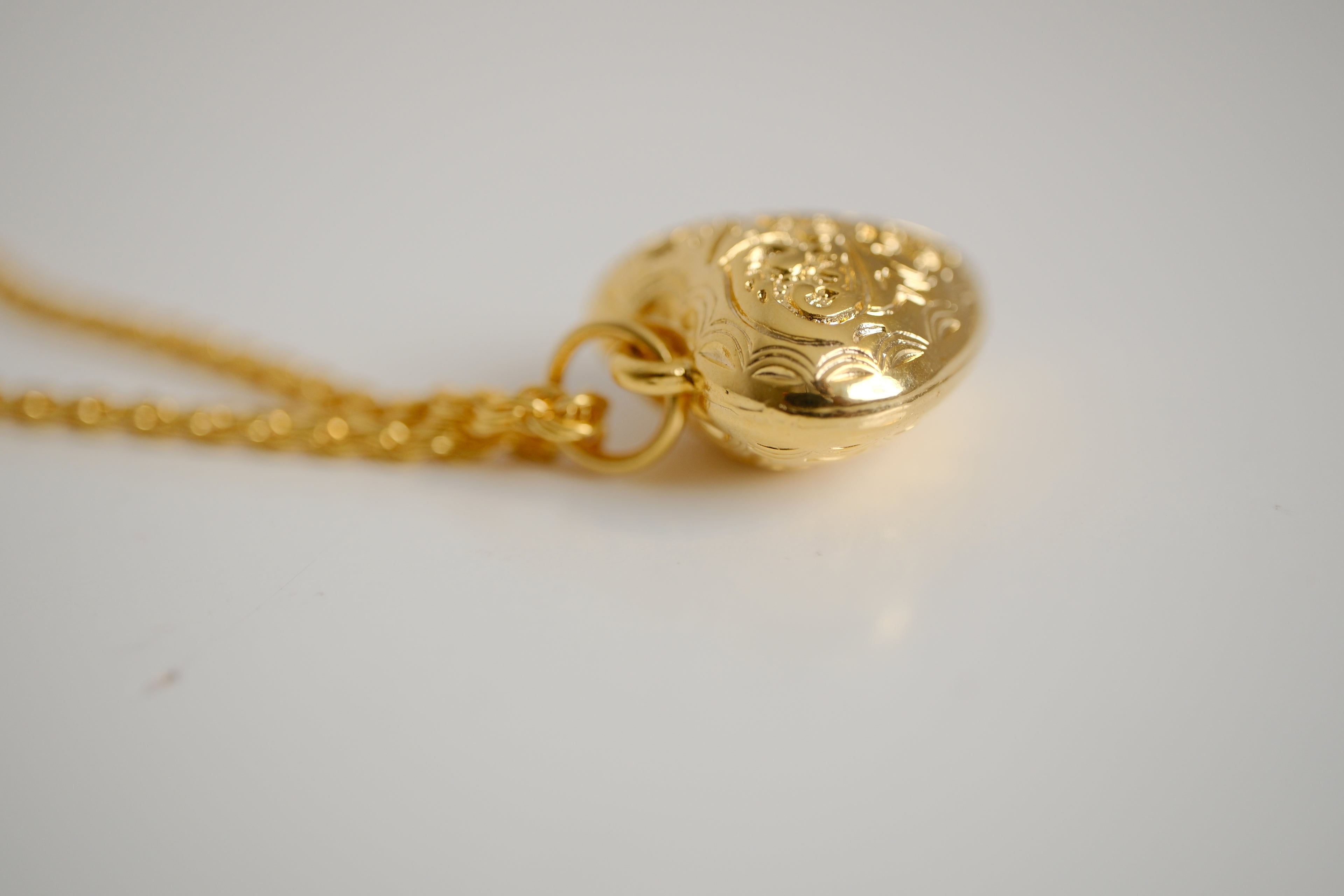Vintage Gold Floral Heart Pendant Necklace