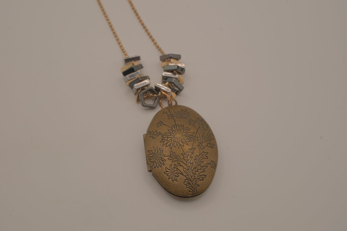 Antique brass-finished floral oval locket necklace&nbsp;