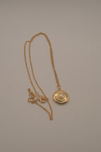 Vintage UN olive branch wreath locket necklace&nbsp;