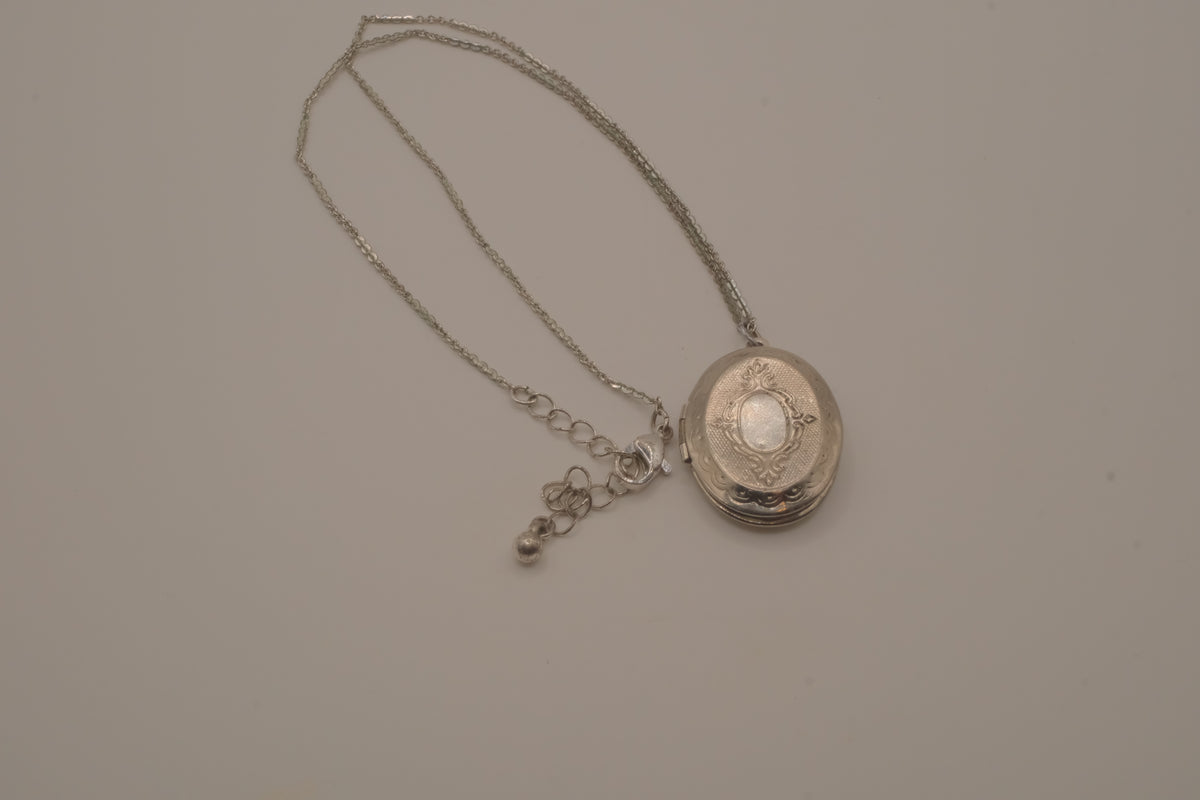 Vintage oval picture locket necklace