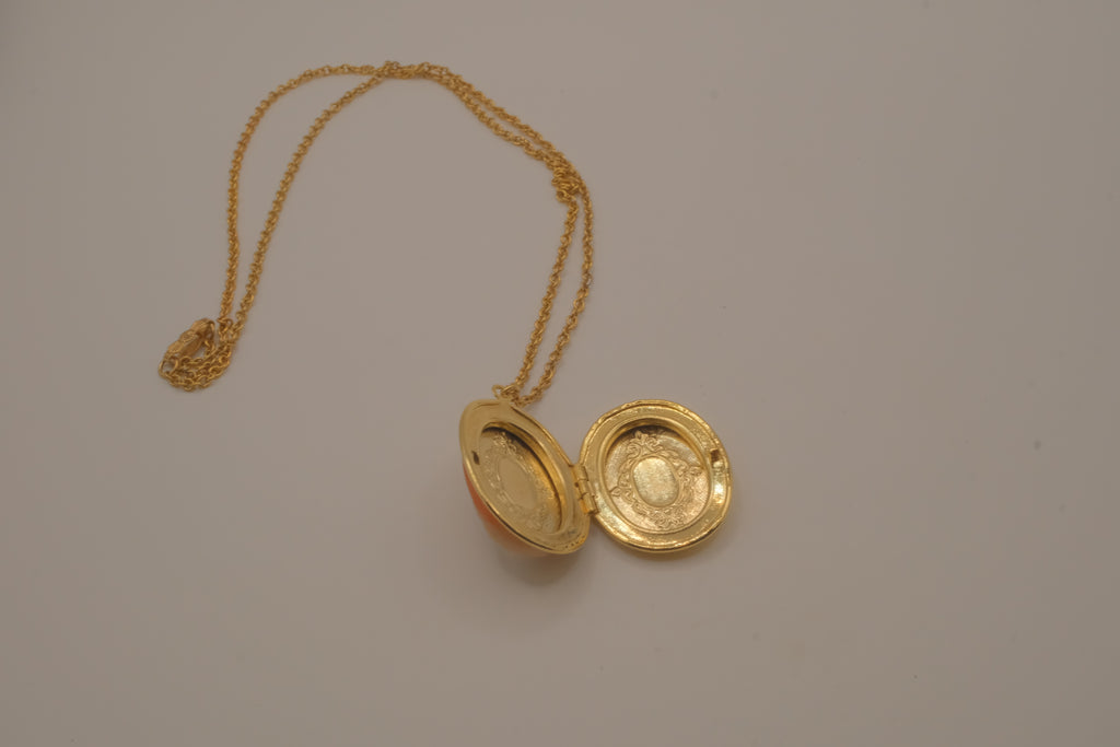 Vintage cameo locket necklace