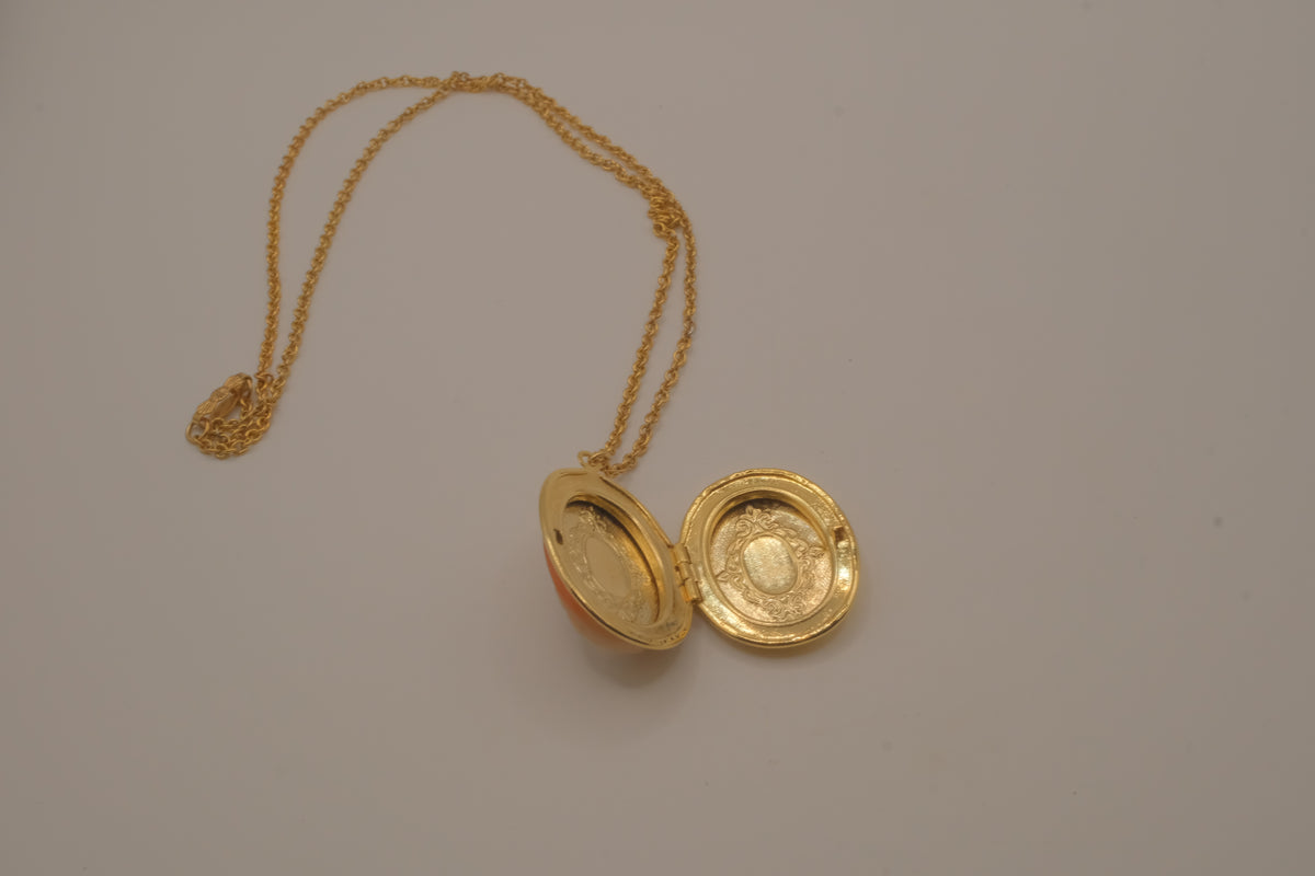 Vintage cameo locket necklace