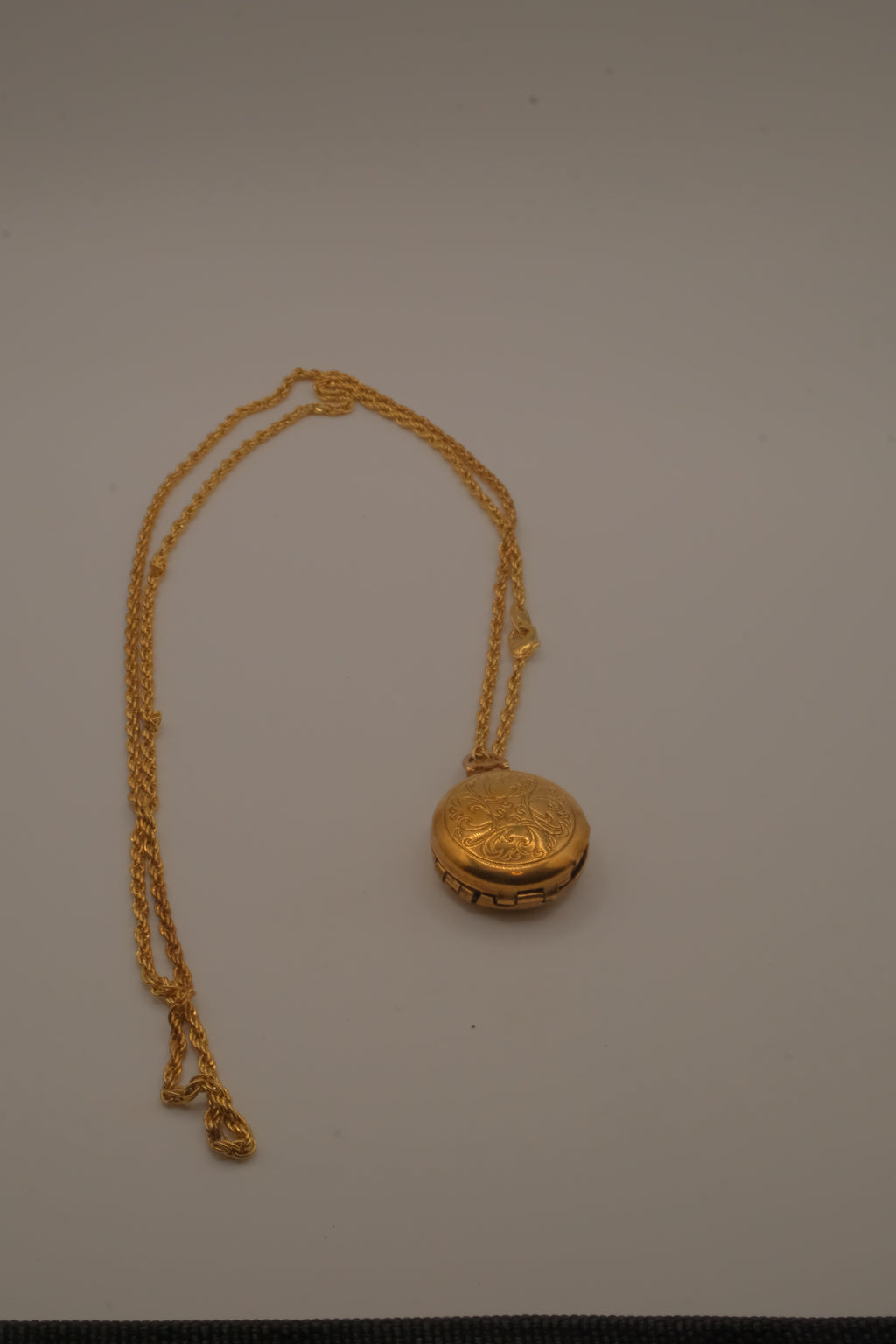 Vintage Gold Scrollwork 4-photo folding locket necklace