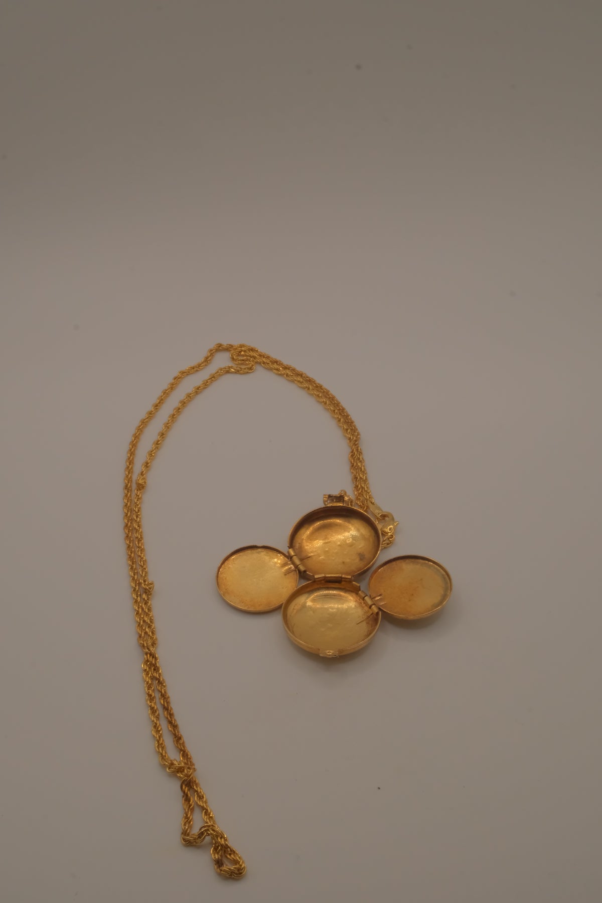 Vintage Gold Scrollwork 4-photo folding locket necklace