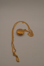 Vintage Gold Scrollwork 4-photo folding locket necklace