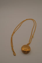 Vintage Gold Scrollwork 4-photo folding locket necklace