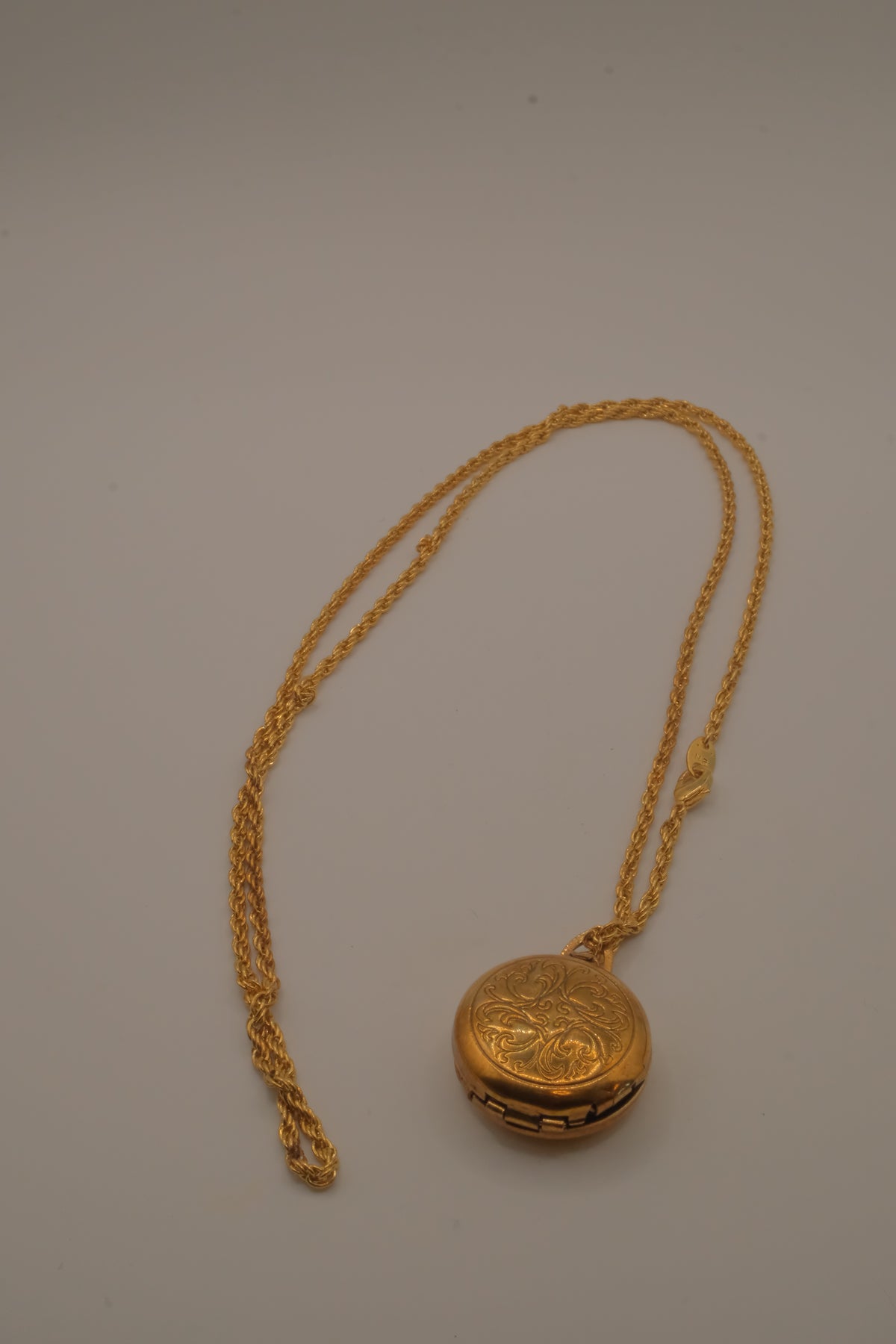 Vintage Gold Scrollwork 4-photo folding locket necklace
