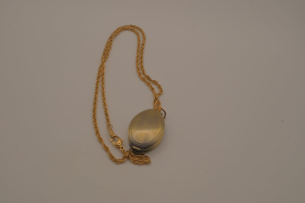 Antique bronze multi-photo expanding locket necklace