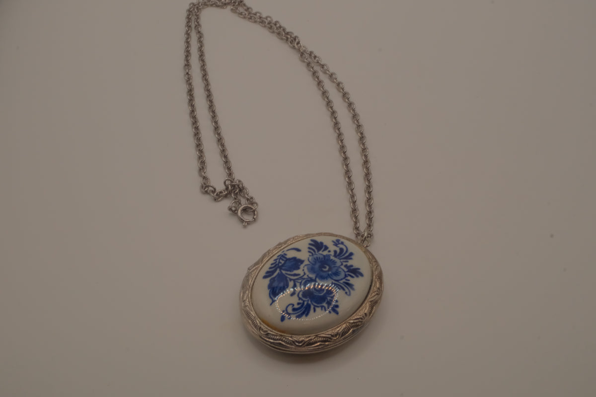 Vintage Delft Blue (Delfts Blauw) oval porcelain locket pendant