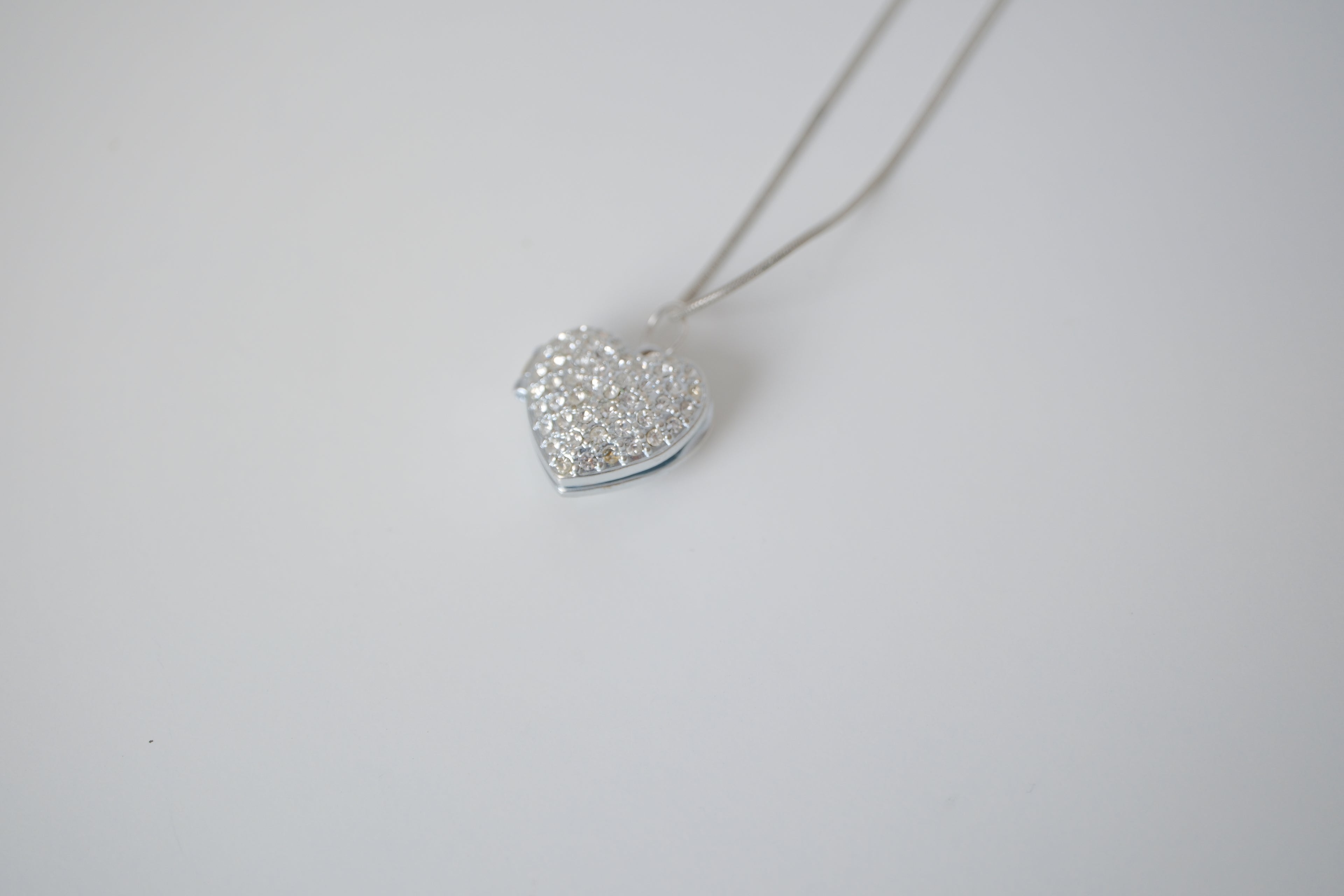 Vintage Avon Heart Locket necklace