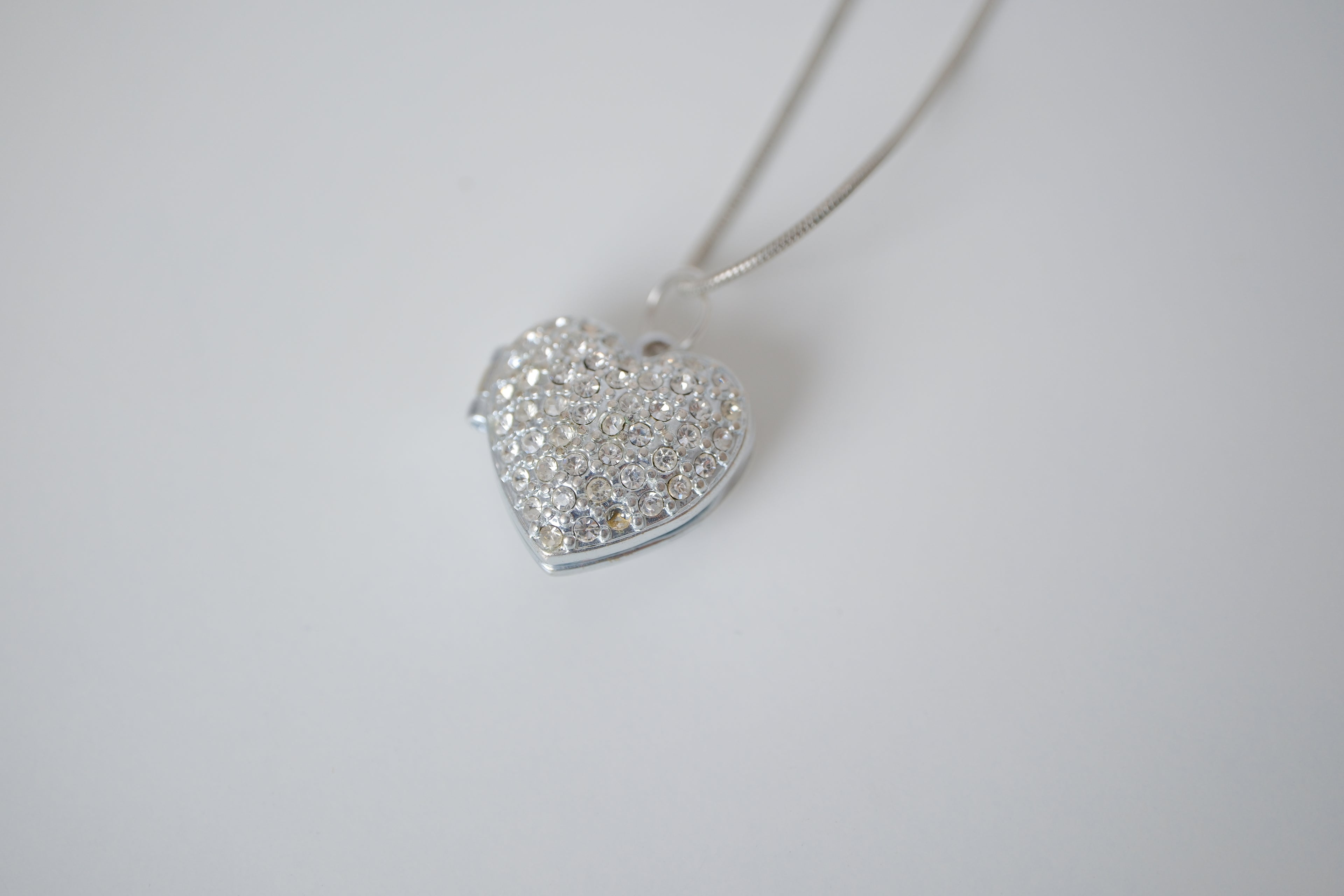 Vintage Avon Heart Locket necklace