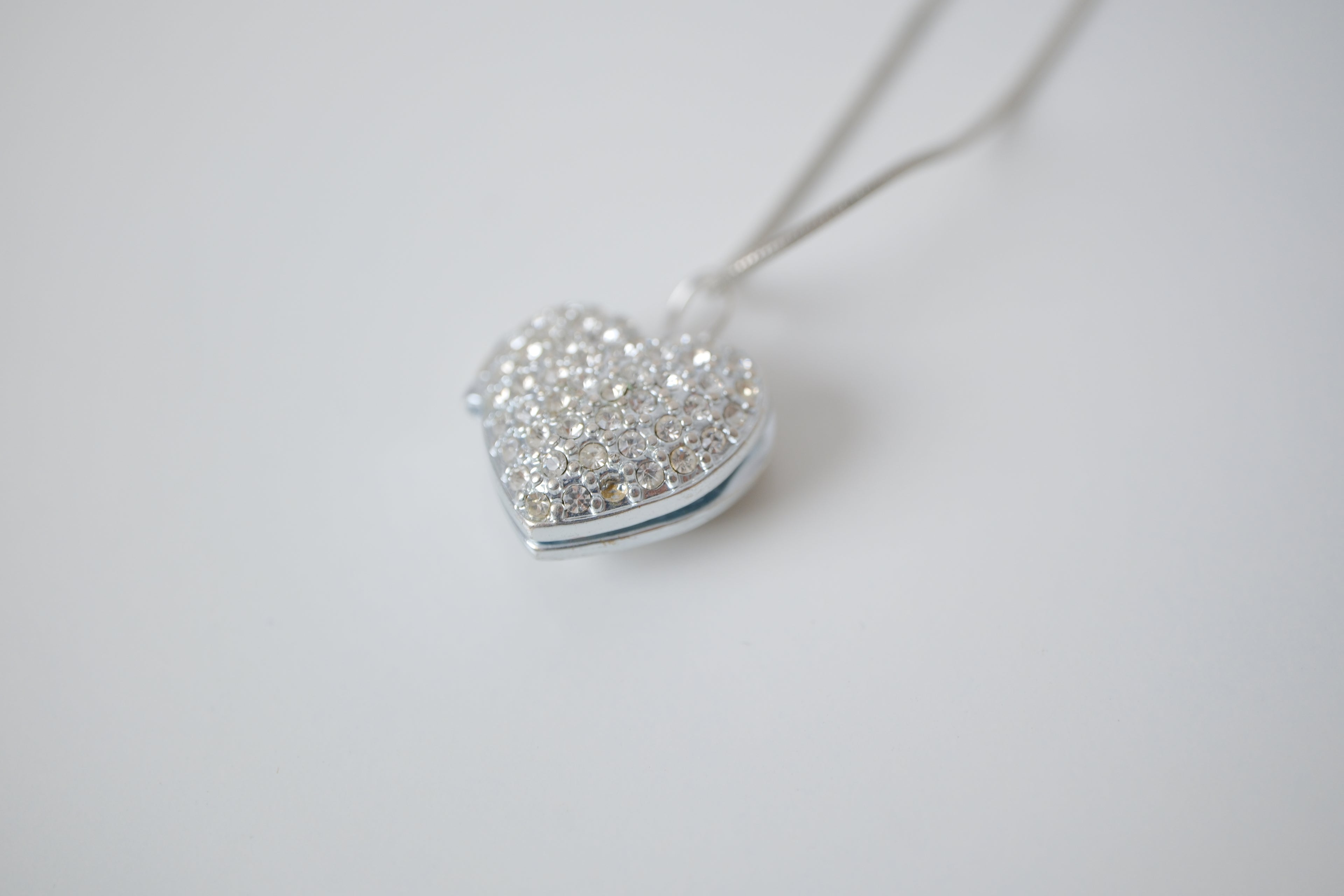 Vintage Avon Heart Locket necklace