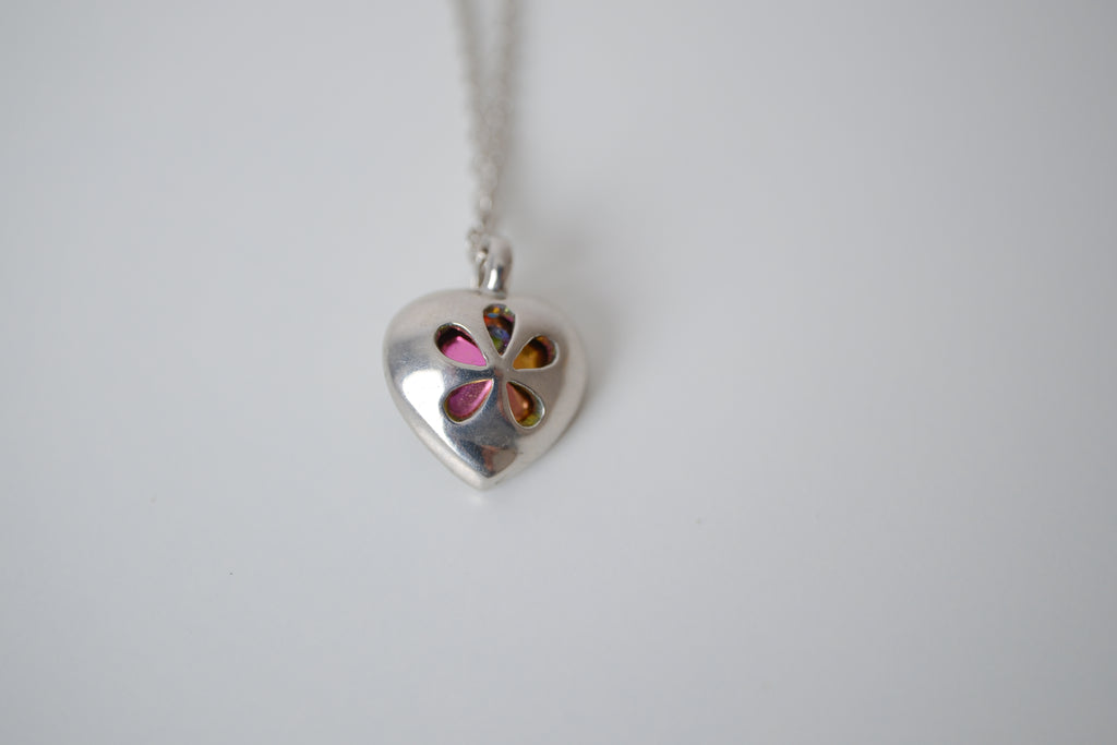 Amber Lee iridescent heart-shaped pendant necklace