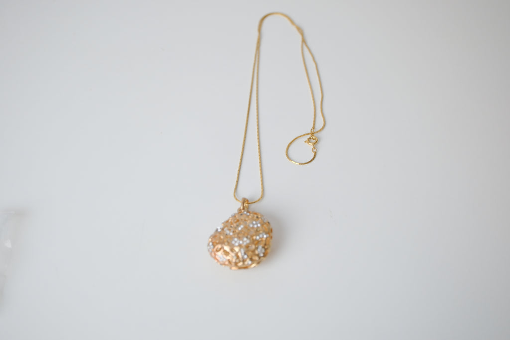 Vintage Gold-tone Open filigree design heart necklace