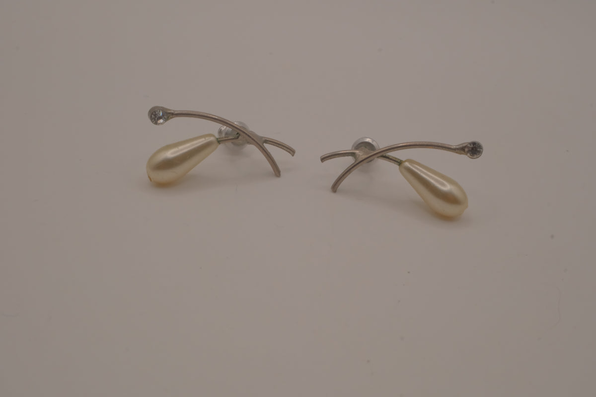 Modernist faux pearl drop earrings
