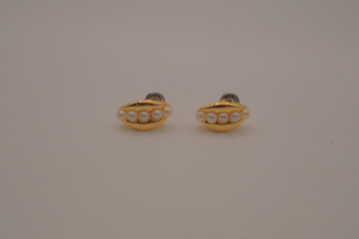 Vintage "peas in a pod" stud earrings