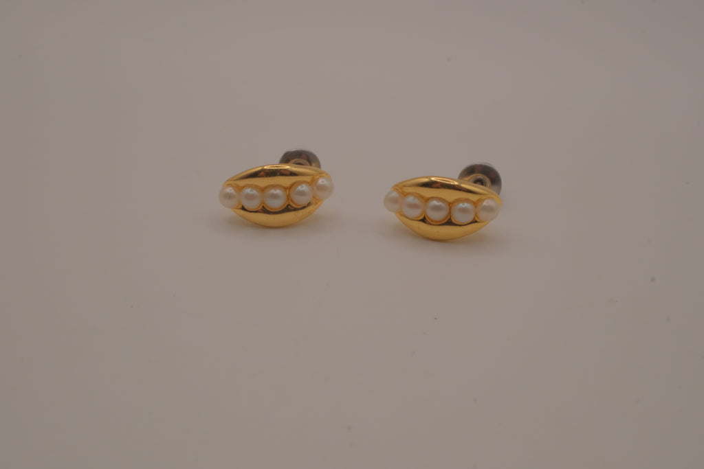 Vintage "peas in a pod" stud earrings