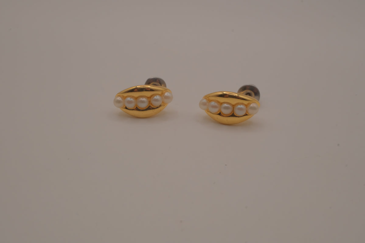 Vintage "peas in a pod" stud earrings