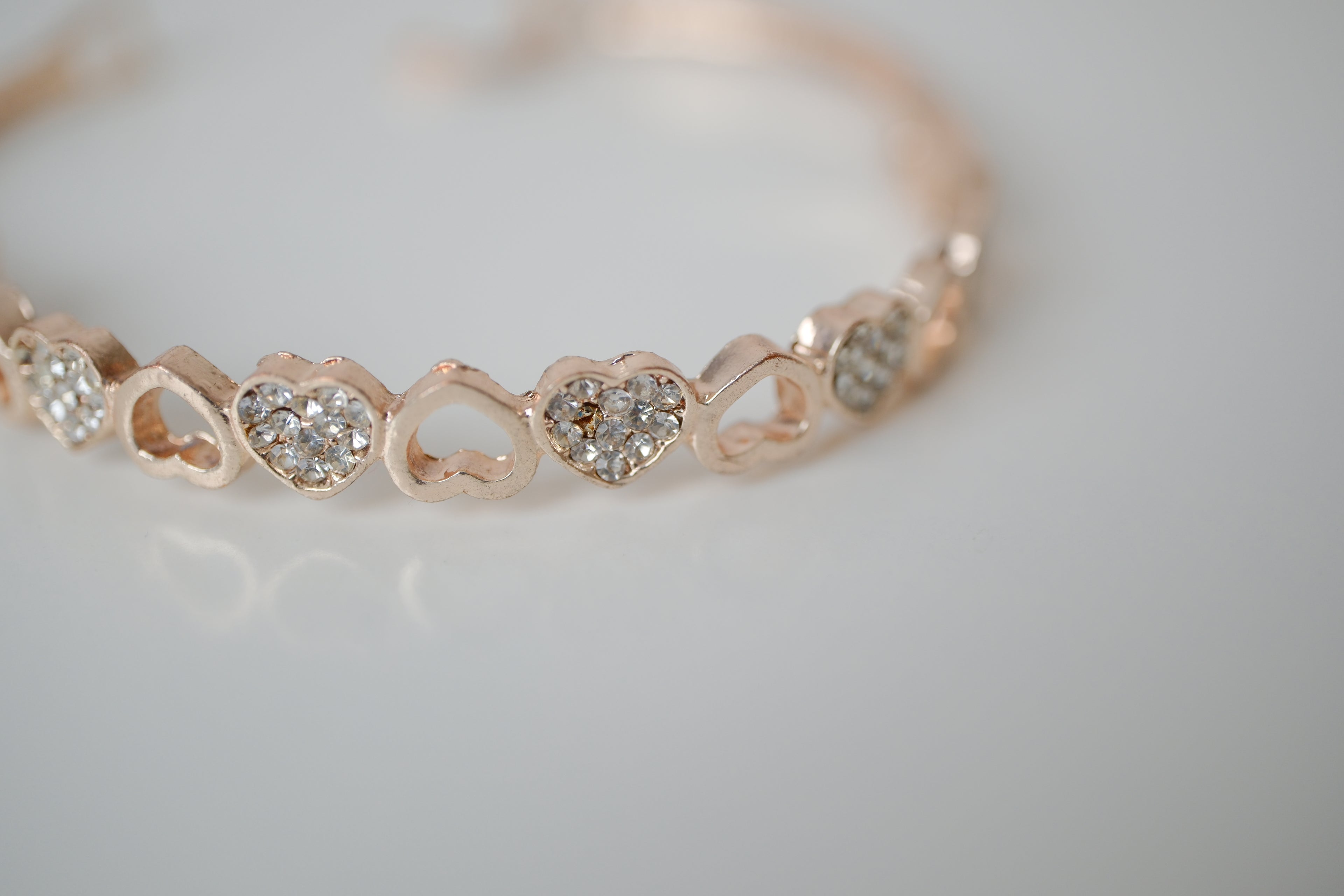Rose gold heart-linked bracelet